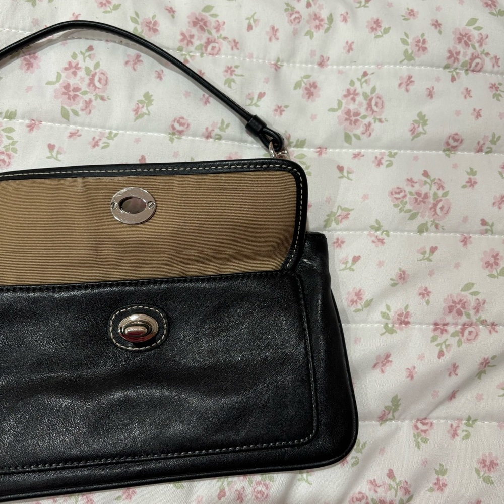Coach Black Leather Turnkock Wristlet - Picture 3 of 4